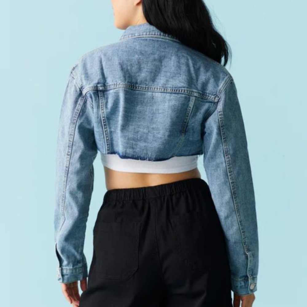 Brand New cropped Jean jackets Medium Wash Raw Hem Crop Denim Jacket - Picture 3 of 9